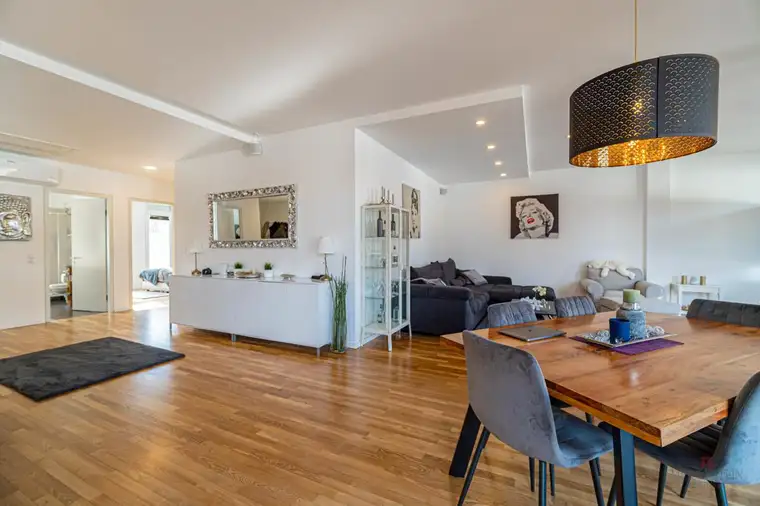 Großzügige Büro- oder Ordinatiosfläche im Herzen von Velden - mit Seeblick!