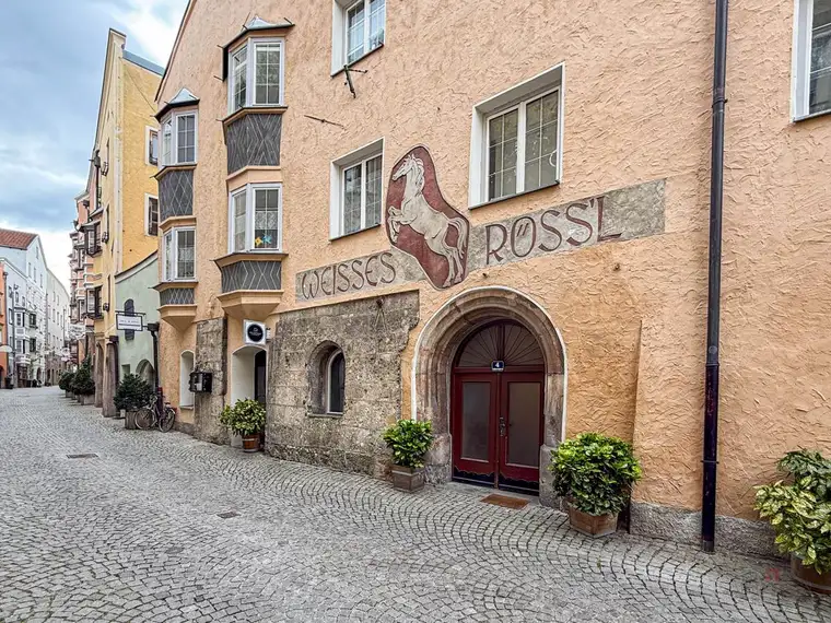 Loftartige Dachgeschosswohnung mit großer Dachterrasse im Zentrum von Hall in Tirol