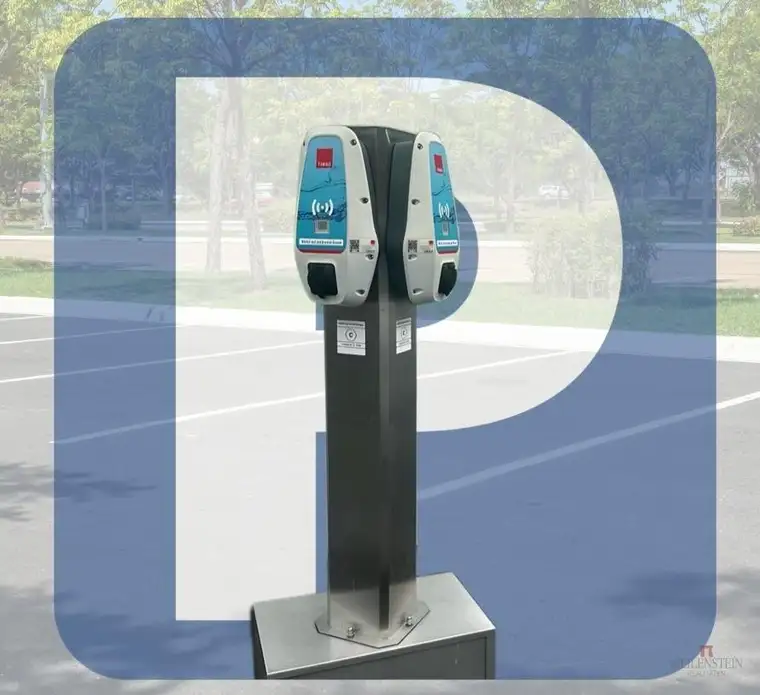 Parkplatz mit E-Ladesäule