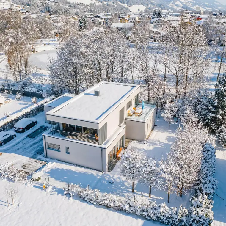 Ruhig . Privat . Besonders - Stilvolle Villa am Teich