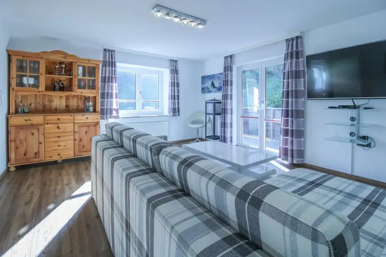 Stilvoll renovierte 2-Zimmer-Wohnung