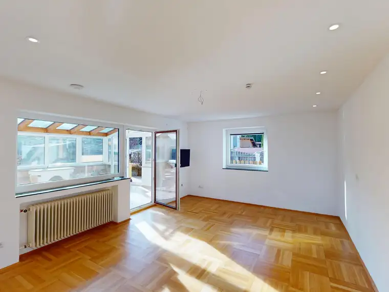 Sonnige 3- Zimmer Wohnung mit großzügigem Souterrain am Fuße der Hohen Munde