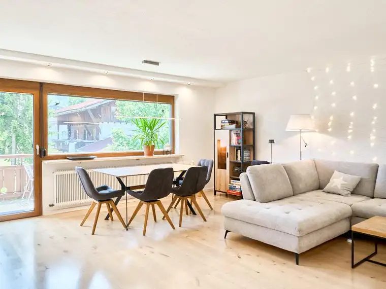 Sonniger Freizeitwohnsitz mit 2 Schlafzimmern und Südbalkon – wenige Gehminuten ins Zentrum