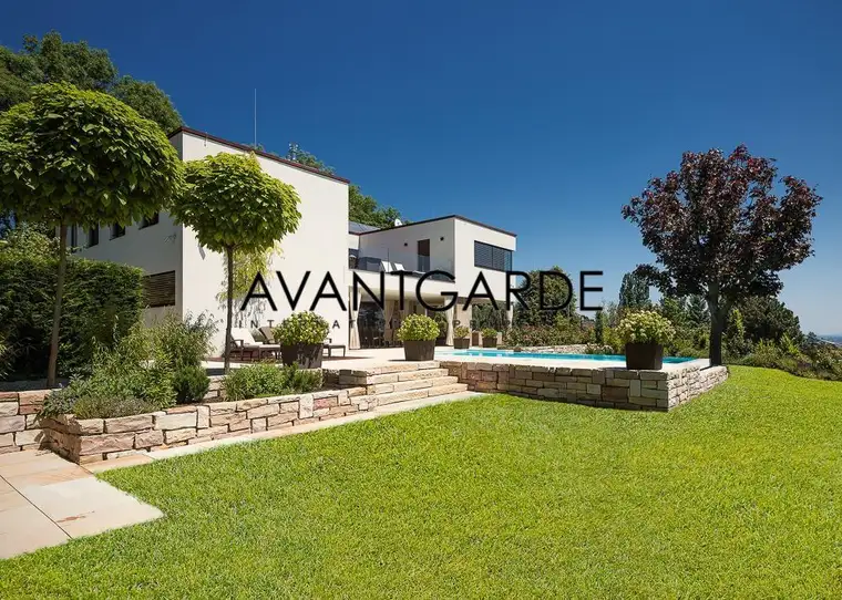 Moderne Einfamilienvilla mit Blick