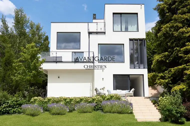 Moderne Villa mit Blick