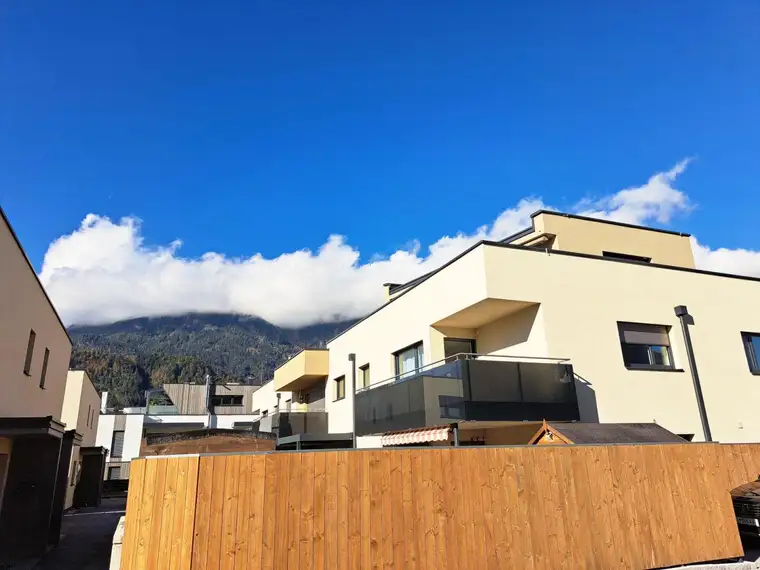 Moderne 2-Zimmer-Wohnung mit Sonnen-Balkon und TG-Platz!
