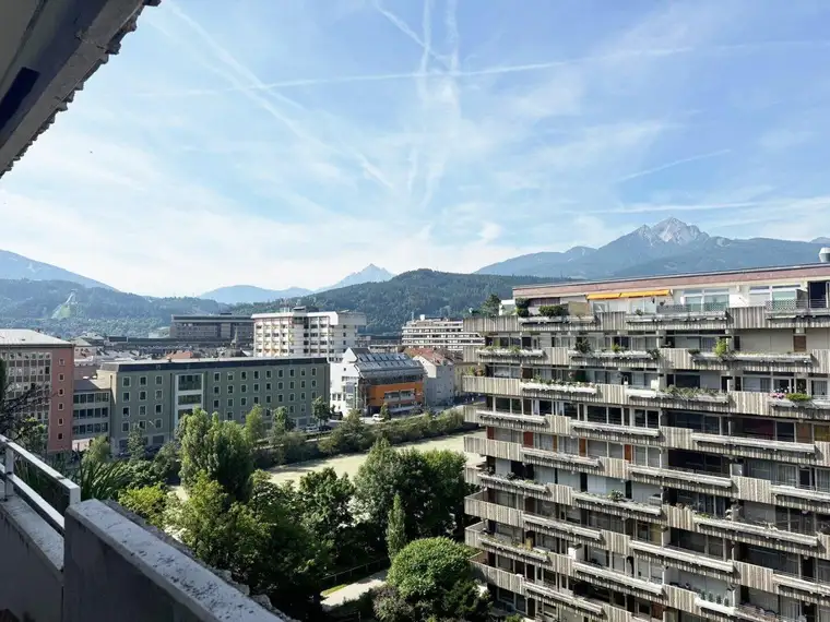 Geräumige 2-Zimmer-Wohnung mit Balkon am Mariahilfpark