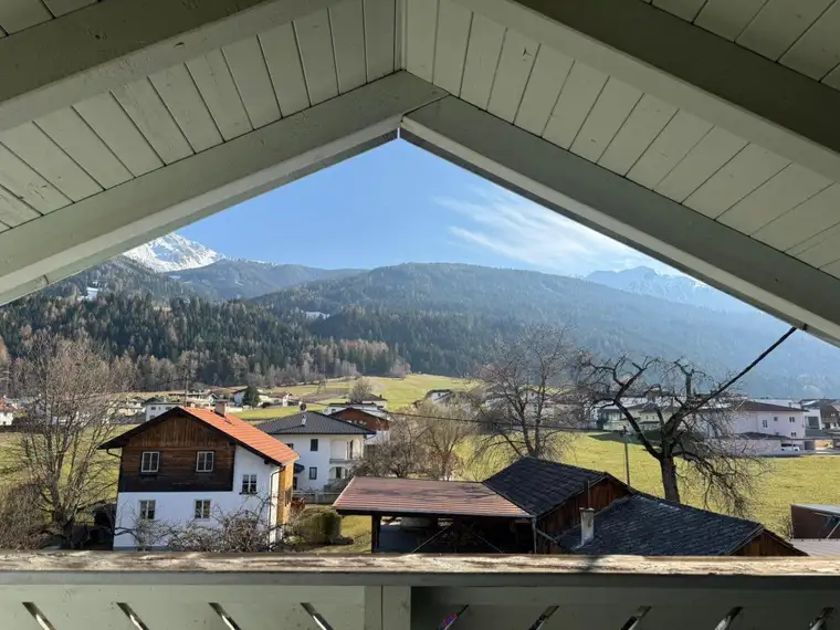 Ruhig gelegenes Mehrparteienhaus mit schöner Aussicht und viel Potenzial