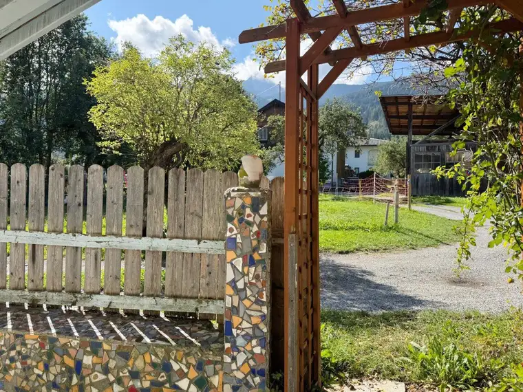 Ruhig gelegenes Generationshaus mit viel Potenzial