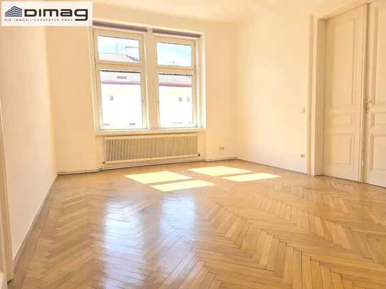 Traumhafte Altbauwohnung mit toller Ausstattung in hervorragender, sehr beliebter Lage