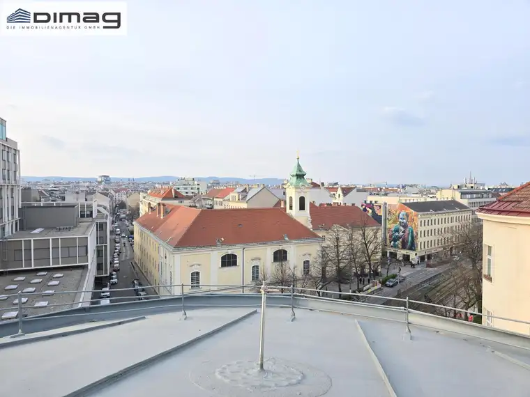 ÜBER DEN DÄCHERN VON WIEN: IHR ROHDIAMANT MIT PANORAMABLICK - EXKLUSIVES DACHGESCHOSSJUWEL IN BESTLAGE