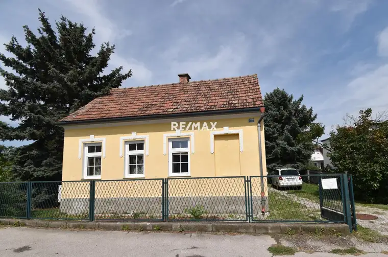 Schmuckes Häuschen mit XXL-Garten Nähe Neunkirchen