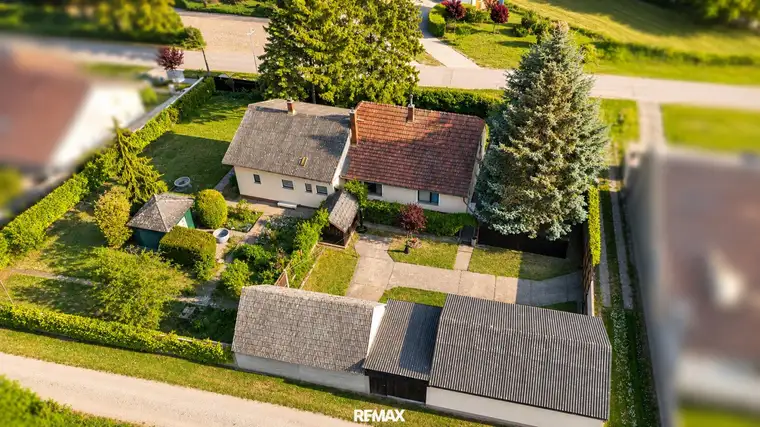 Gepflegtes Einfamilienhaus mit 1.439 m² Grundstück &amp; Nebengebäude