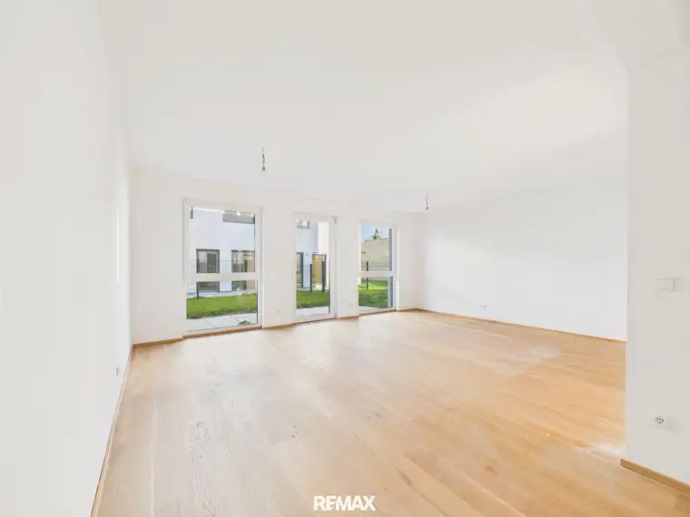Erstbezug in Kottingbrunn: modernes Reihenhaus mit Garten, Terrasse &amp; 2 Stellplätzen