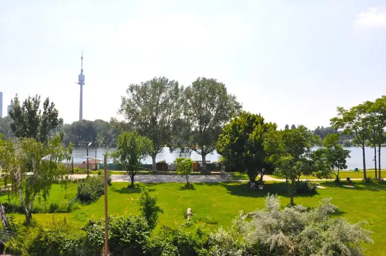 "Leben an der oberen alten Donau" 2-Zimmer-Wohnung mit 2 Loggien und Tiefgarage