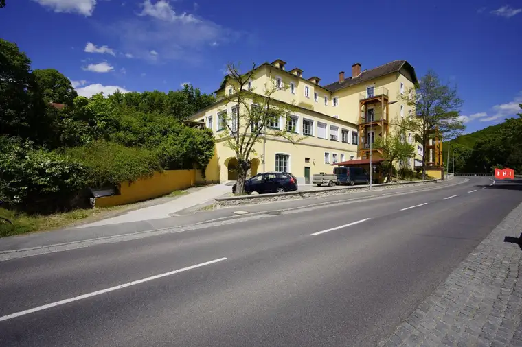 Sanierte Wohnhausanlage im Kamptal mit rd. 5% Rendite