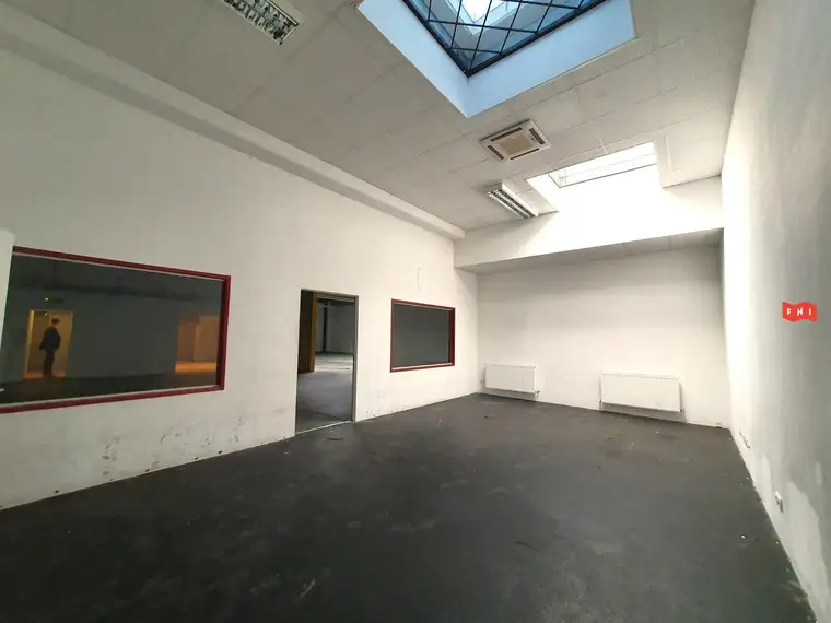 Lager | Büro | 1. OG | Vösendorf