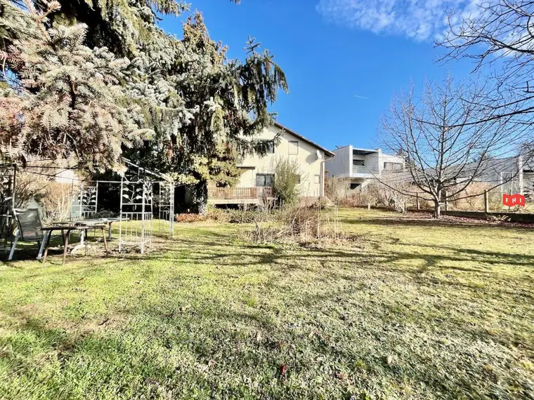 Traumhaftes 932m² Baugrundstück mit sanierungsbedürftigem ca. 150m² Einfamilienhaus mit Garage in bester Lage Nähe Mühlwasser