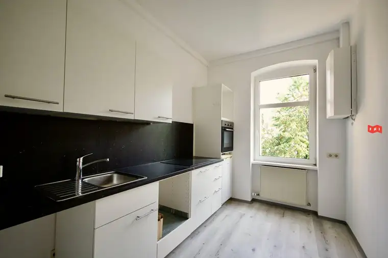 Komfortable Altbau Wohnung im Zentrum