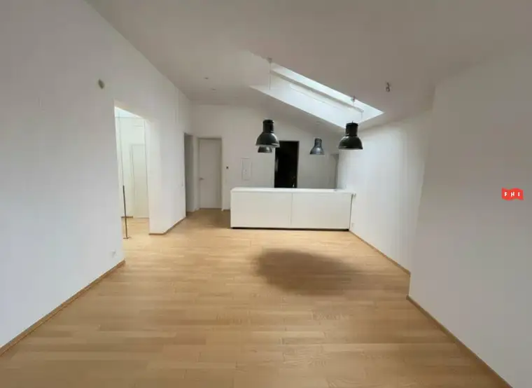 Schöne Dachgeschosswohnung in Bestlage am Froschberg