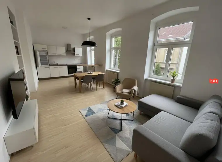 Komfortable Altbau Wohnung im Zentrum