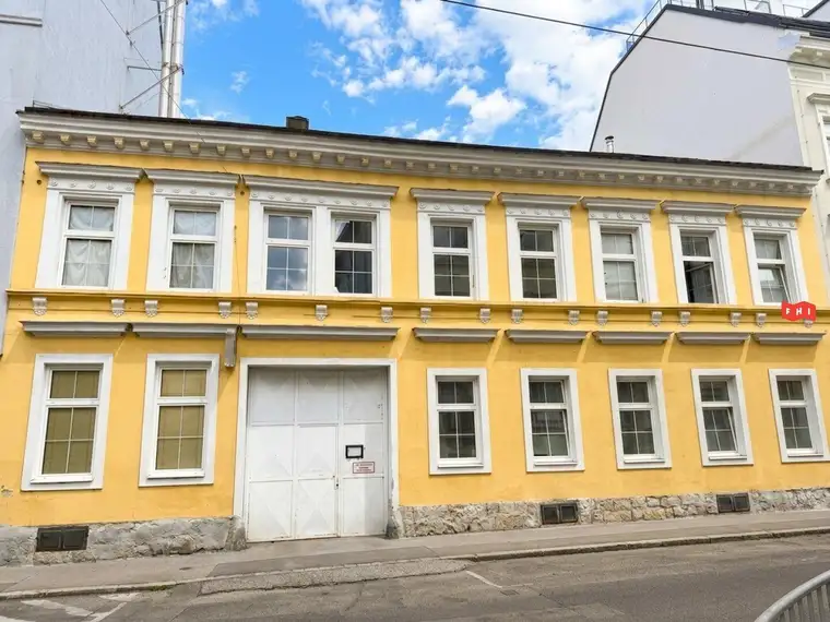 Entwicklungszinshaus in ruhiger Lage in U-Bahn Nähe