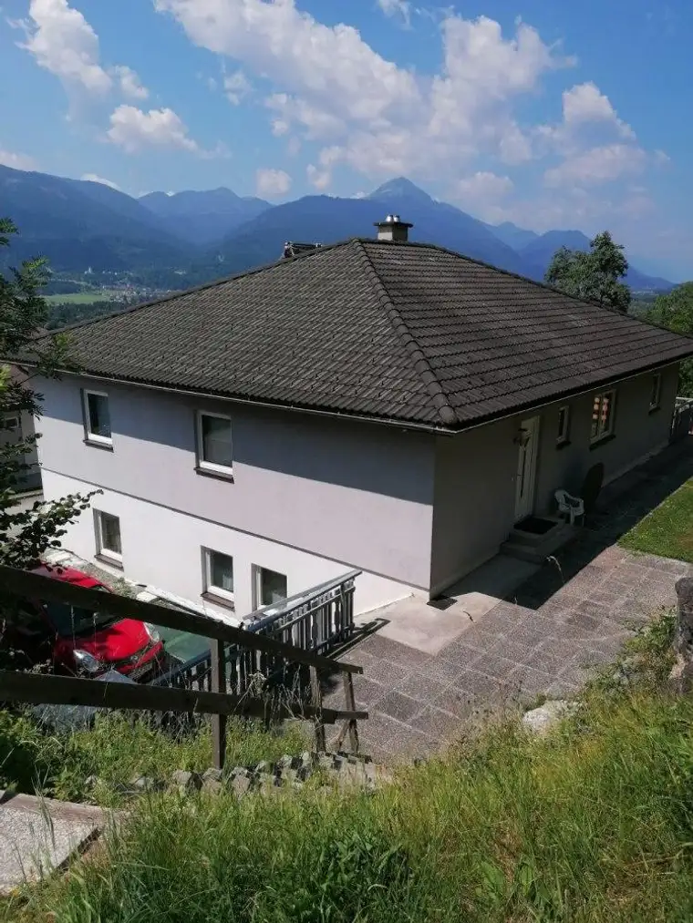 Neuwertiges Wohnhaus mit 2 Wohneinheiten 