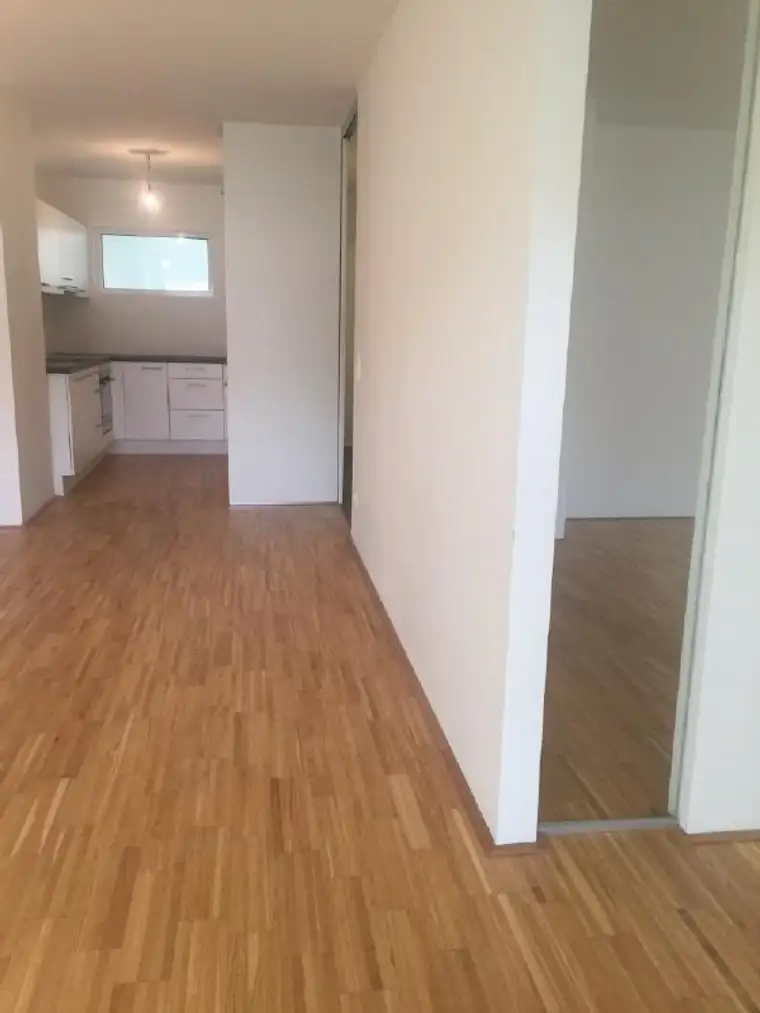 schöne 2 Zimmerwohnung mit Balkon zu vermieten