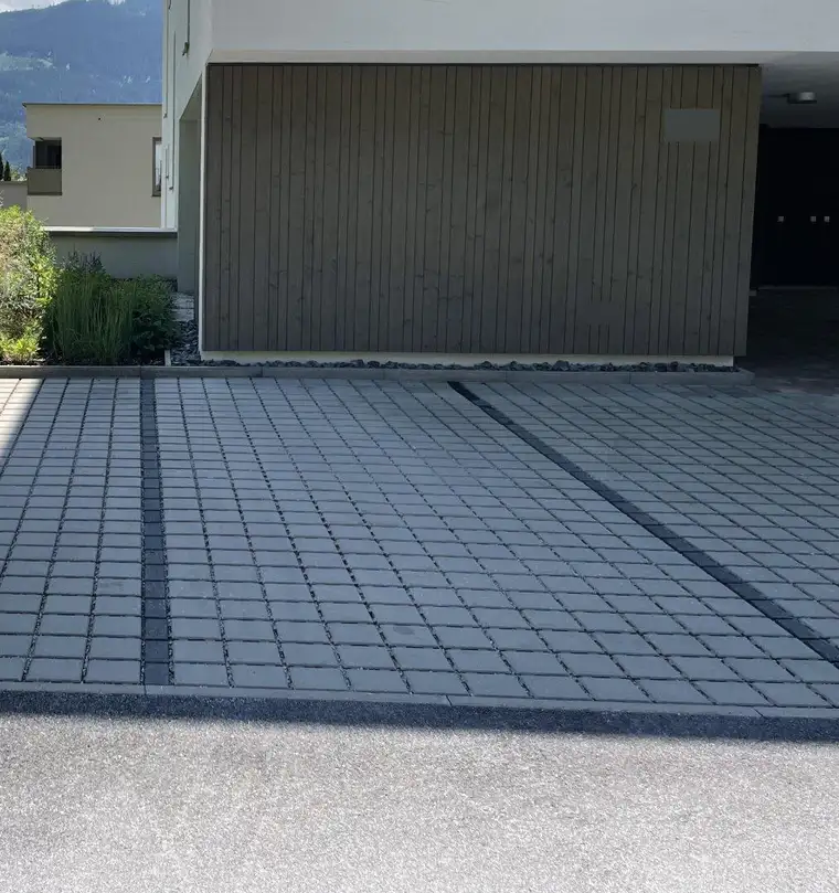 PARKPLATZ IM SONNENGARTEN LIMBERG