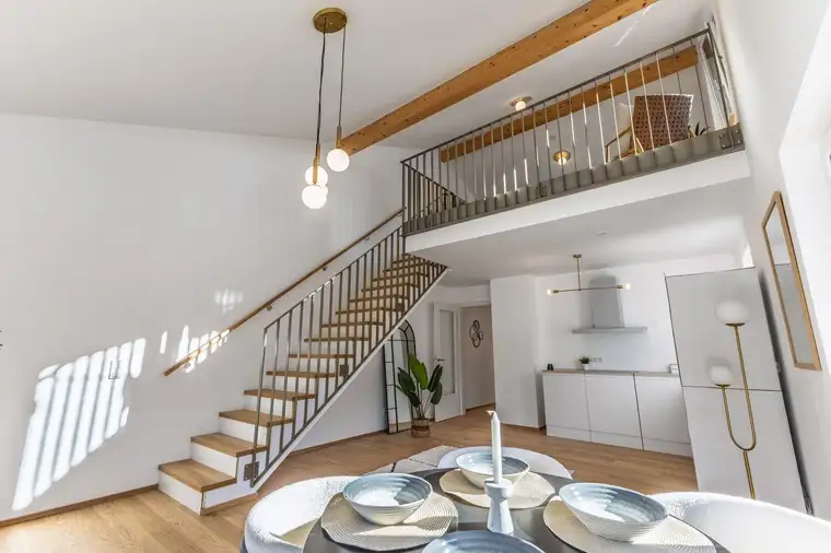Quartett Strass, Top 1.8: 3,5-Zimmer Galeriewohnung, Wohlfühlen auf zwei Ebenen
