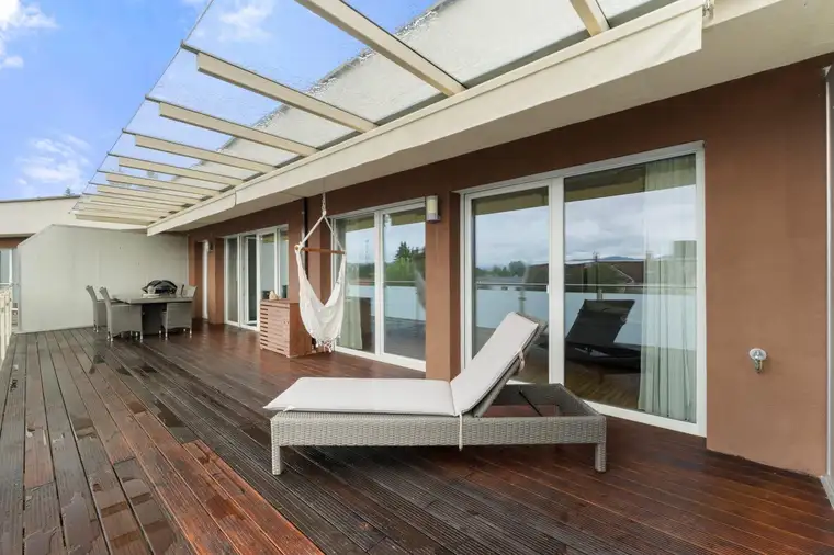 Lichtdurchflutete Wohnung mit Luxus-Terrasse