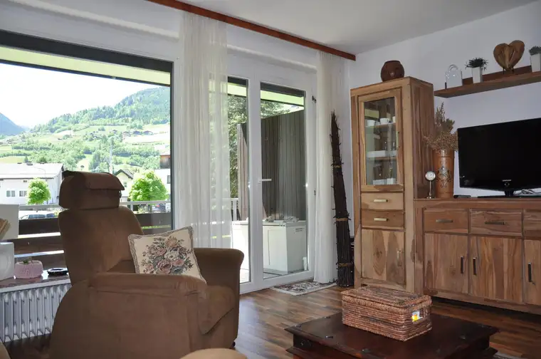 2 Zimmer FERIENWOHNUNG im Zentrum von Bad Hofgastein. Unmittelbare Nähe zum Kurpark, zur Alpentherme und zum Zentrumskern. privater Zweitwohnsitz und touristische Nutzung möglich.