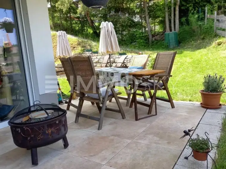 EXKLUSIVE GARTENWOHNUNG- mit 2 Carports!!