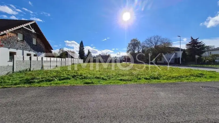 Sonniges Baugrundstück in Neuzeug!