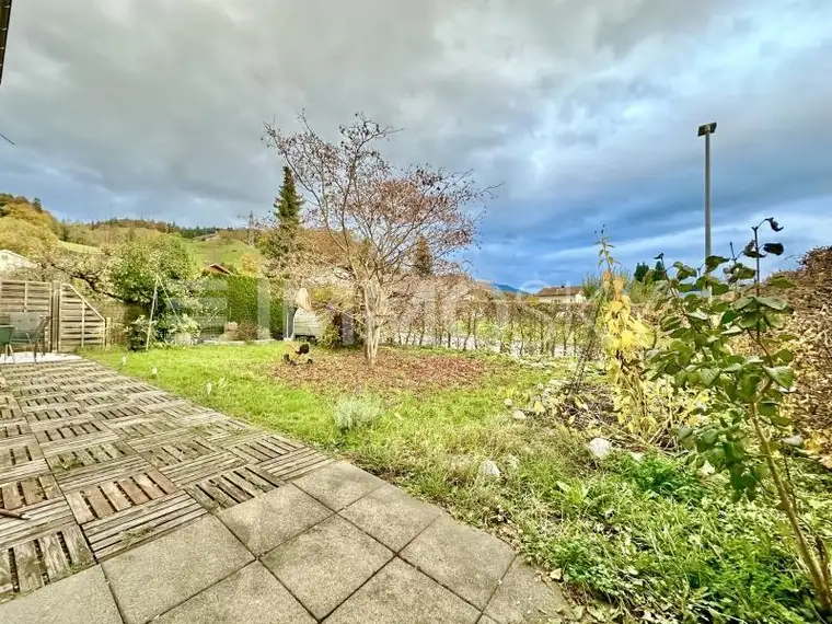 Bunte Gartenwohnung mit Potential
