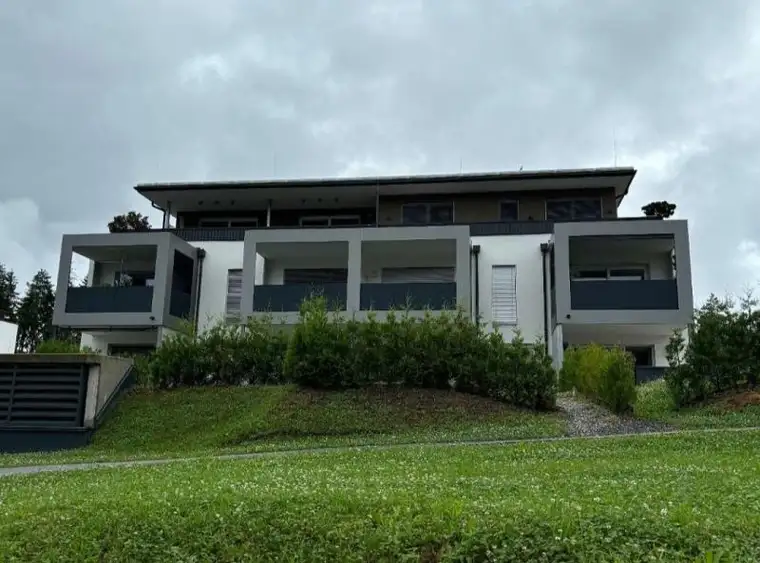 Terrassenwohnung mit Flair und herrlicher Aussicht!