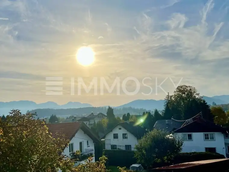 Entzückendes Wohnjuwel mit Loggia und herrlicher Aussicht!