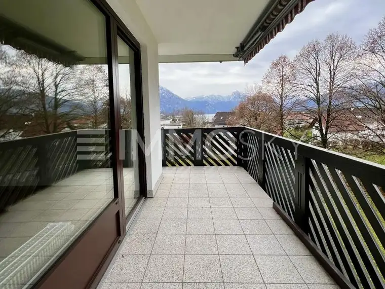 Schlichtes Eigenheim mit herrlicher Aussicht - ca. 400m zum Traunsee!