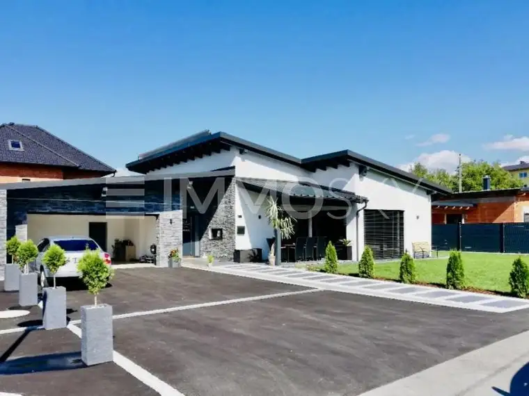 Wohlfühlen auf einer Ebene  NEUWERTIGER Bungalow mit Vor-und Nachteil