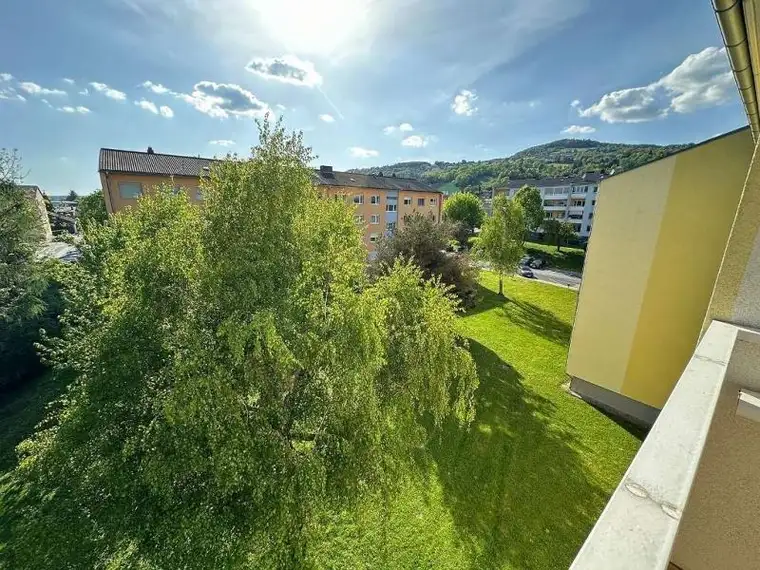 Sonnige 3-Zimmer-Wohnung mit Balkon
