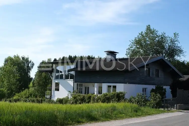 Luxusvilla mit Naturblick und viel Platz