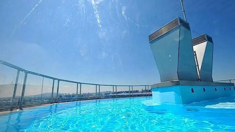 Wohlfühloase mit Pool und fantastischem Weitblick!