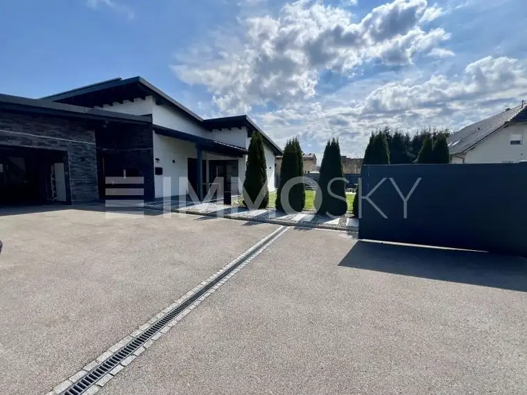 Bungalow mit Doppelgarage- neuwertig, möbliert, sofort beziehbar!