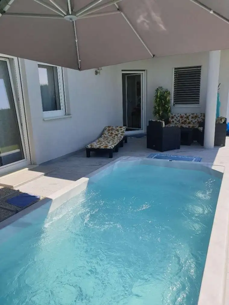 Exklusiver Wohntraum mit Pool