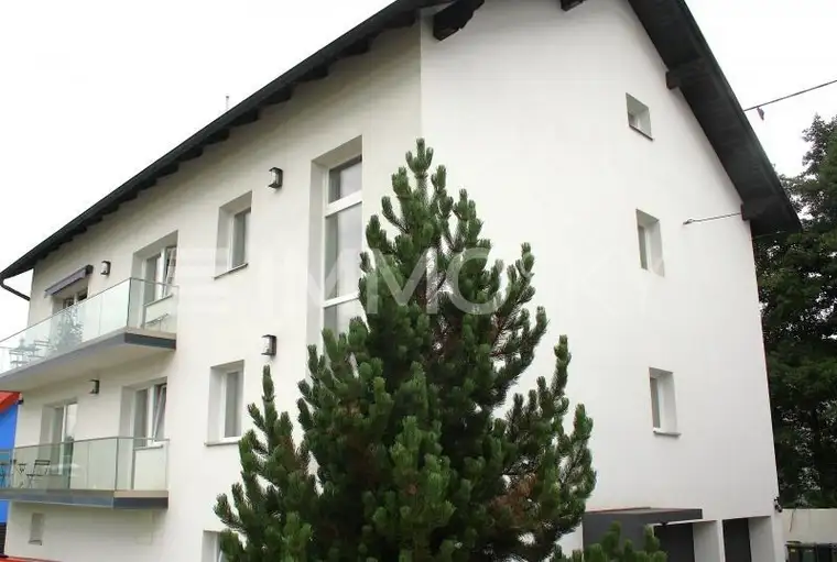 Imposantes Mehrfamilienhaus mit enormer Perspektive