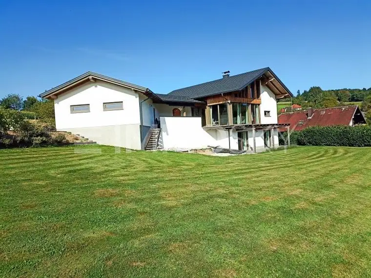 TRAUMHAUS IM GRÜNEN, MIT GROSSEM GARTEN UND BESONDEREM FLAIR!!!
