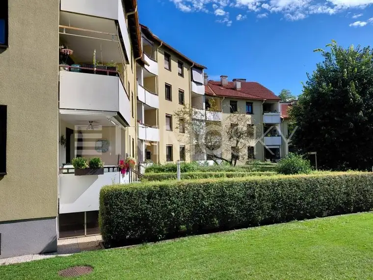 Ideal für Jungfamilie- mit Loggia und eigenem Parkplatz