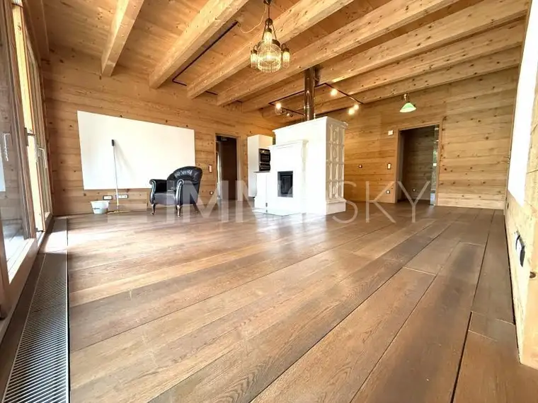 Ihr neues Zuhause: Modernes Holzmassivhaus mit Wohlfühlfaktor