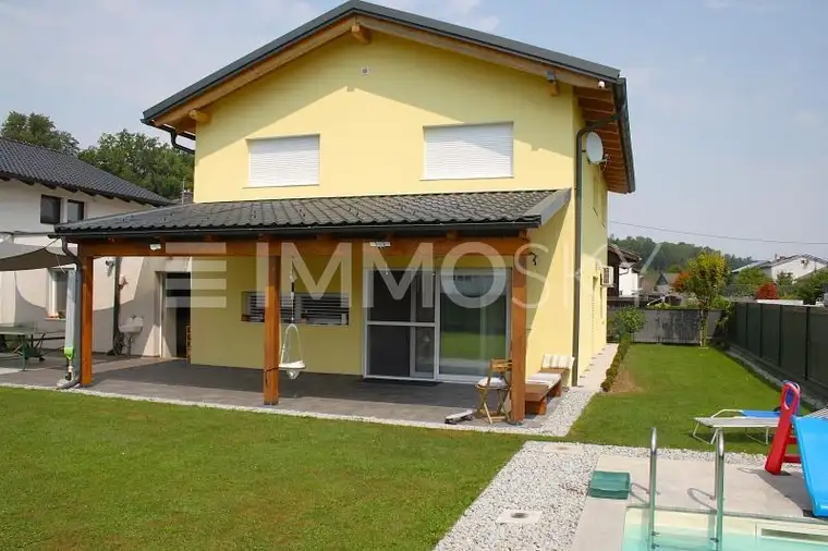 Familienidylle in Niedrigenergiebauweise- geräumig,effizient,neuwertig