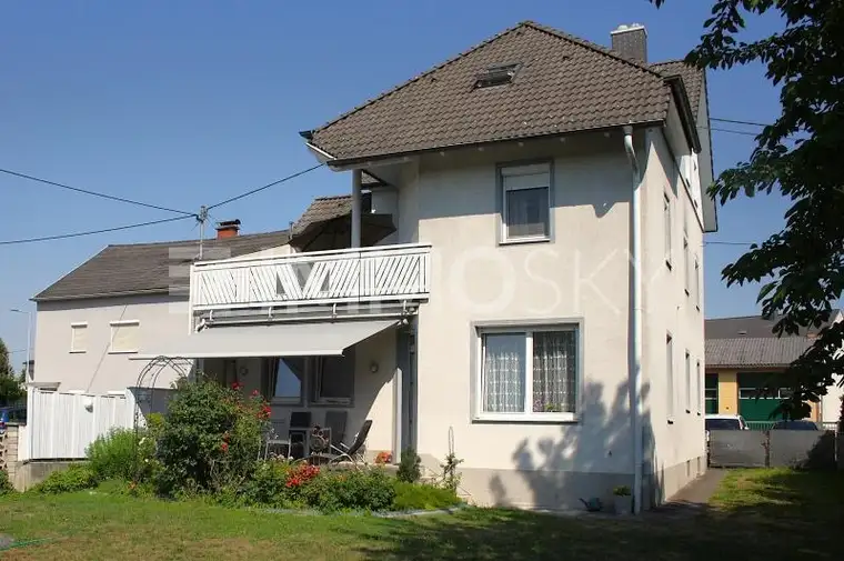 Zeitloses Juwel in ansprechender Lage - samt gewissem Extra!